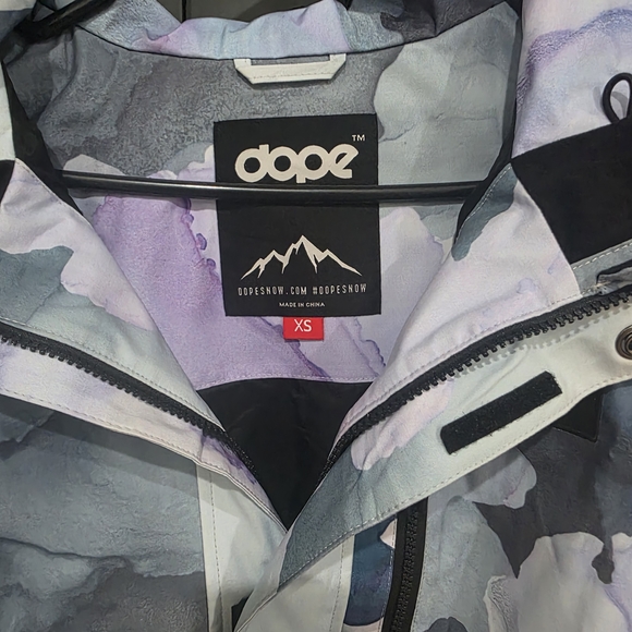 DOPE Womens Lavender and Gray Camouflage Shell Jacket - Picture 2 of 3